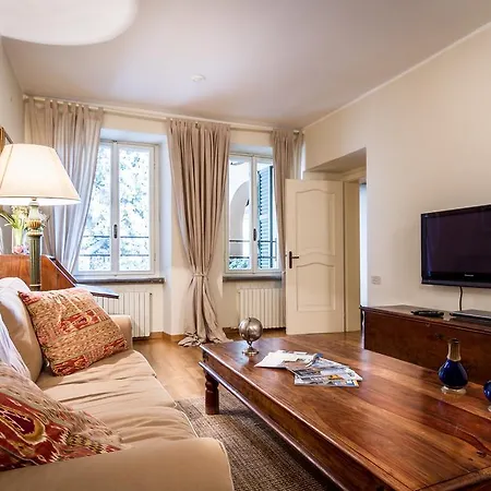 Charming Apartamento Cernobbio
